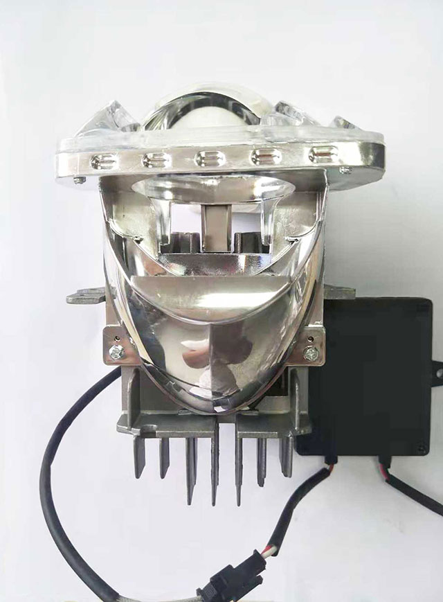 卡罗拉近光透镜组